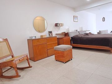 Venta de casa moderna calle cerrada con vigilancia, iluminada, varias terrazas