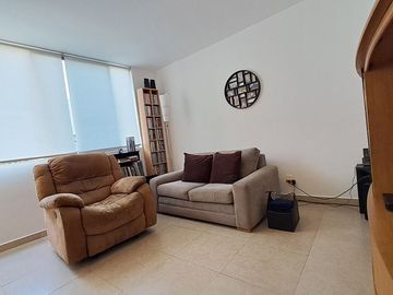Venta de casa moderna calle cerrada con vigilancia, iluminada, varias terrazas