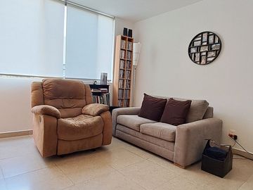 Venta de casa moderna calle cerrada con vigilancia, iluminada, varias terrazas