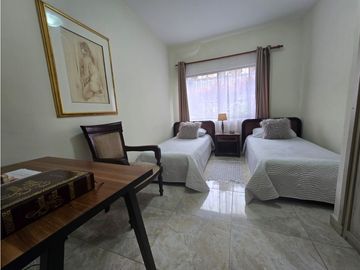 Casa Bifamiliar en Venta Envigado San Marcos