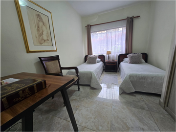 Casa Bifamiliar en Venta Envigado San Marcos