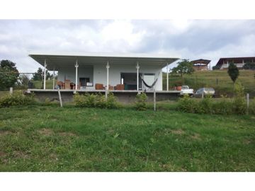 EN RENTA/VENTA CASA CAMPESTRE, ALTAMIRA RISARALDA