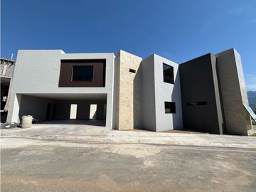 Casa en Venta Bosques de las Misiones Encino Carretera Nacional