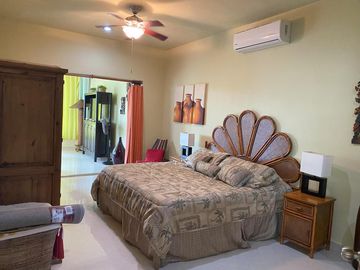 Departamento de 2 Recámaras Frente a la Marina En Venta - Puerto Aventuras