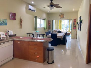 Departamento de 2 Recámaras Frente a la Marina En Venta - Puerto Aventuras