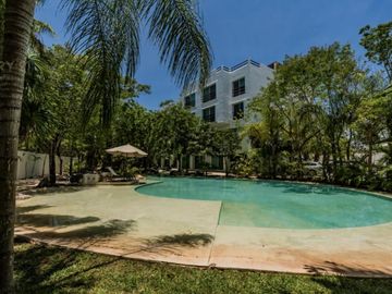 Preventa  de Lujosa Villa en  Xiknal, Lagos del Sol C4005