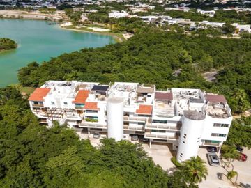 Preventa  de Lujosa Villa en  Xiknal, Lagos del Sol C4005