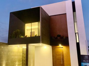 Venta Casa con Seguridad Zona Norte en  Jardines las Delicias Cuernavaca Morelos