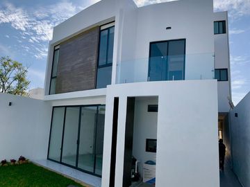 Venta Casa con Seguridad Zona Norte en  Jardines las Delicias Cuernavaca Morelos