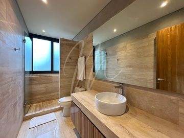 Casa en Venta o Renta en Cancun; La Laguna 1, Puerto Cancun