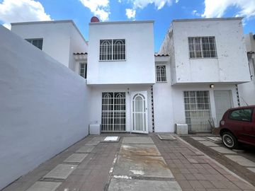Casa en  VENTA REAL DE LOS NARANJOS
