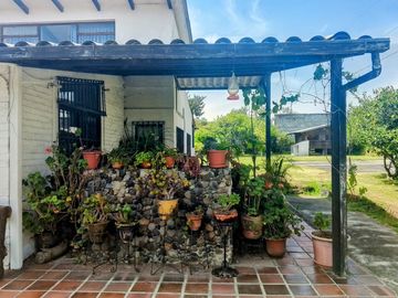 Propiedad Comercial Y/o Vivienda de Venta Sector. Los Chillos