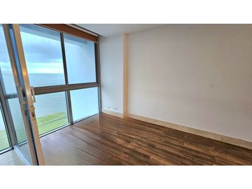 SE VENDE GRAND TOWER M.L. FRENTE AL MAR - PUNTA PACIFICA - OPORTUNIDAD