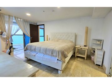 SE VENDE GRAND TOWER M.L. FRENTE AL MAR - PUNTA PACIFICA - OPORTUNIDAD