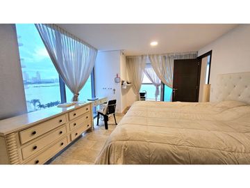 SE VENDE GRAND TOWER M.L. FRENTE AL MAR - PUNTA PACIFICA - OPORTUNIDAD