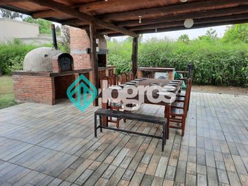 Casa en venta en barrio privado Santa Apolonia - Cerrillos