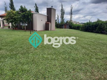 Casa en venta en barrio privado Santa Apolonia - Cerrillos