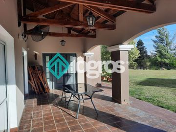 Casa en venta en barrio privado Santa Apolonia - Cerrillos