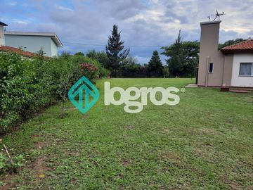 Casa en venta en barrio privado Santa Apolonia - Cerrillos
