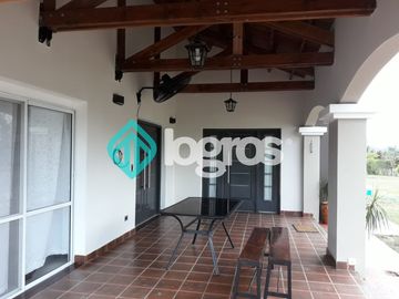 Casa en venta en barrio privado Santa Apolonia - Cerrillos