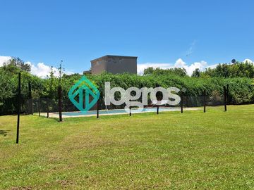Casa en venta en barrio privado Santa Apolonia - Cerrillos