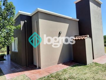 Casa en venta en barrio privado Santa Apolonia - Cerrillos