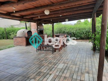 Casa en venta en barrio privado Santa Apolonia - Cerrillos