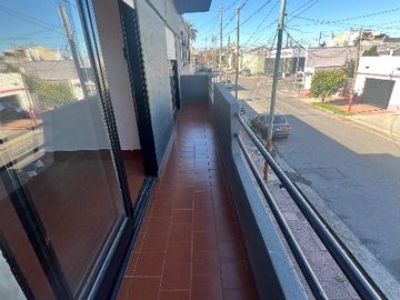 Departamento Tipo Casa en venta en Lanus Oeste