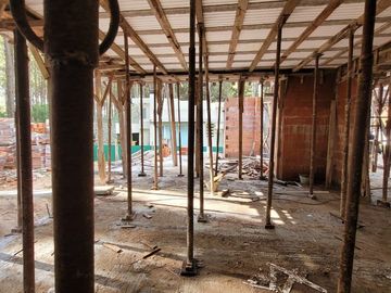 VENTA CASA PINAMAR NORTE A ESTRENAR PILETA