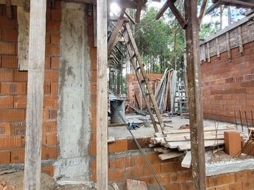 VENTA CASA PINAMAR NORTE A ESTRENAR PILETA