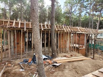 VENTA CASA PINAMAR NORTE A ESTRENAR PILETA