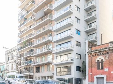 Venta 2 ambientes  San Telmo con balcón a estrenar