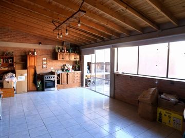 CASA 4 AMBIENTES EN VENTA EN LONGCHAMS  APTA CREDI