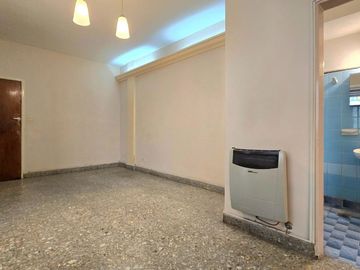 DEPARTAMENTO 2 AMB. PATIO M. CASTRO APTO CREDITO