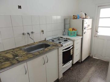 Venta PH 2 Ambientes Frente, barrio San Cayetano
