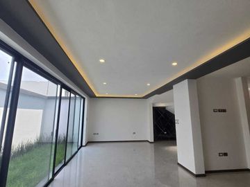 VENTA CASA NUEVA EN FRACCIONAMIENTO ARBORETO, CHOLULA. PUEBLA