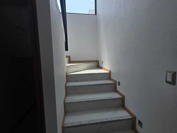 VENTA CASA NUEVA EN FRACCIONAMIENTO ARBORETO, CHOLULA. PUEBLA
