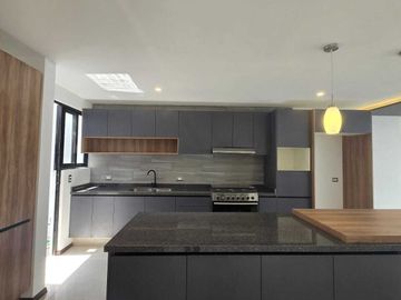 VENTA CASA NUEVA EN FRACCIONAMIENTO ARBORETO, CHOLULA. PUEBLA