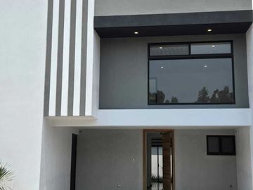 VENTA CASA NUEVA EN FRACCIONAMIENTO ARBORETO, CHOLULA. PUEBLA