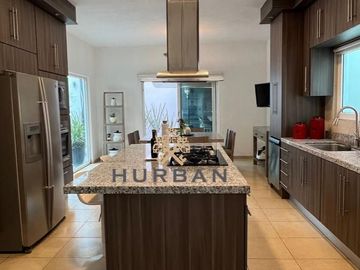HURBAN VENDE casa en Las Misiones