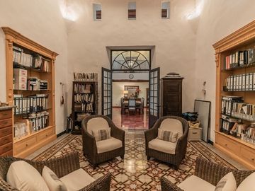 Casa colonial en venta en el CENTRO DE MERIDA | ENTREGA INMEDIATA |
