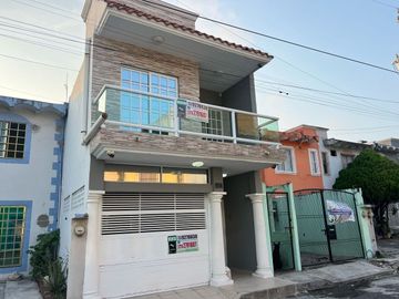 Casa en venta en Fracc. Laguna Real. VERACRUZ, VER. REMODELADA