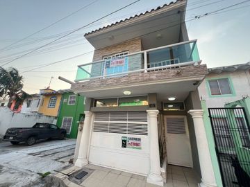 Casa en venta en Fracc. Laguna Real. VERACRUZ, VER. REMODELADA