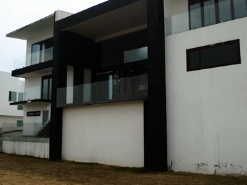 Casa en venta para remodelar en Rancho San Juan