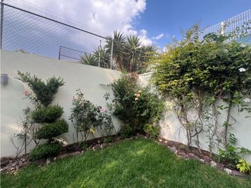 Casa en Venta, céntrica – Cerca del Río de las Avenidas. Remodelada