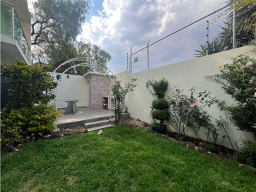 Casa en Venta, céntrica – Cerca del Río de las Avenidas. Remodelada
