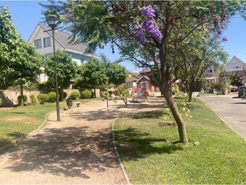 Preciosa casa en condominio