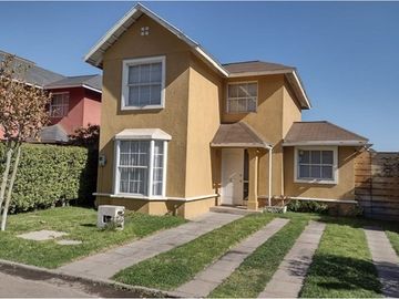 Preciosa casa en condominio