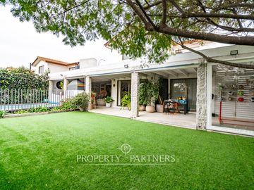 Preciosa casa de dos niveles en sector residencial del Rosario de Peñuelas