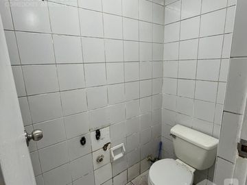Alquilo local comercial en Av. Benavides 5471 - 5473